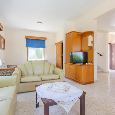 Aristotelis Villa *